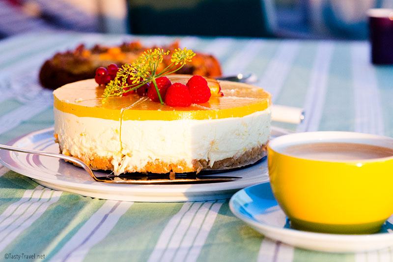 low-carb-mango-cheesecake